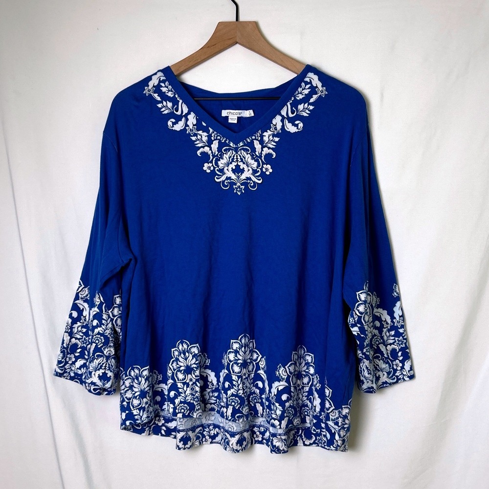 Chico's Women Damask Floral Print V-Neck 3/4 Sleeve Top Size 4/XXL Blue Casual